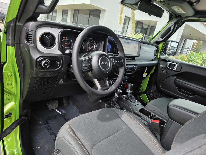 2025 Jeep Wrangler 4-Door Willys - Photo 10