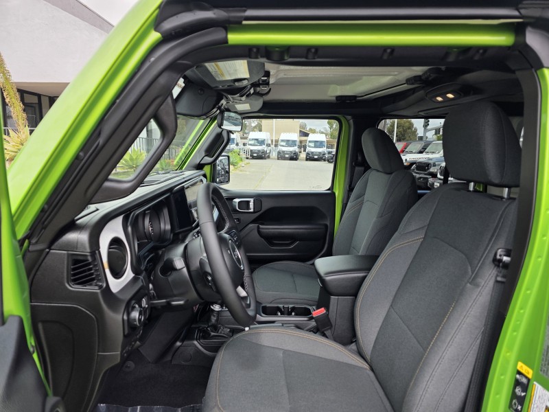 2025 Jeep Wrangler 4-Door Willys - Photo 14