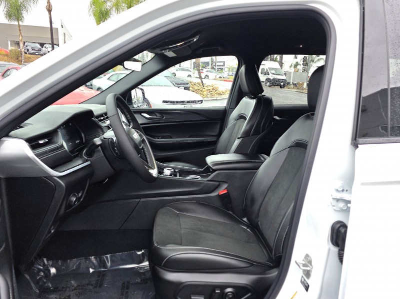 2025 Jeep Grand Cherokee Altitude 1C4RJGAG0S8775492