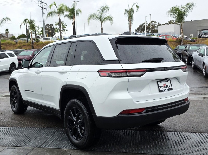 2025 Jeep Grand Cherokee Altitude 1C4RJGAG0S8775492