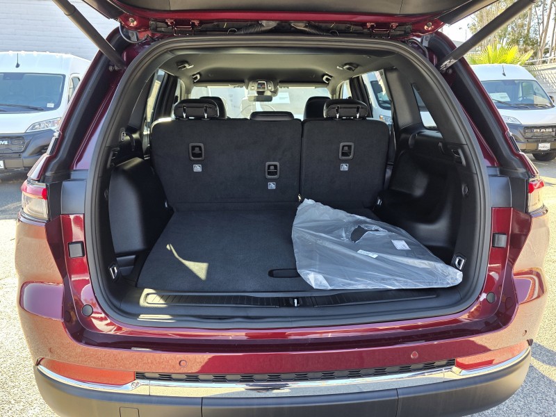 2025 Jeep Grand Cherokee Limited 1C4RJGBG2SC359004