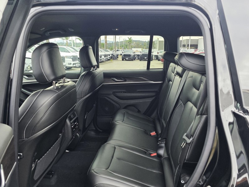 2025 Jeep Grand Cherokee Limited 1C4RJGBG8SC374686