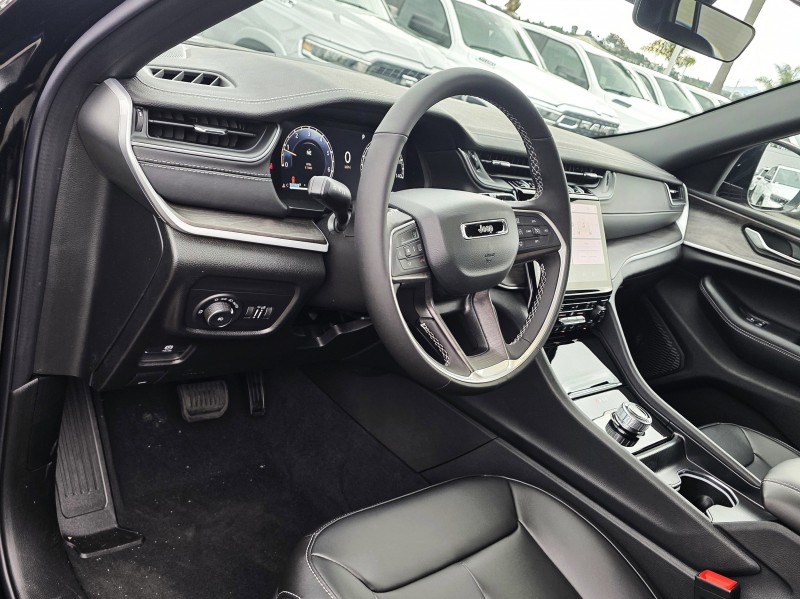 2025 Jeep Grand Cherokee Limited 1C4RJGBG8SC374686