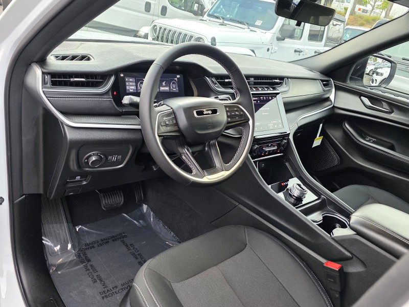 2025 Jeep Grand Cherokee  1C4RJHAG6S8773090
