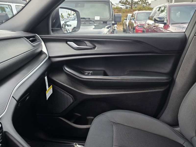 2025 Jeep Grand Cherokee  1C4RJHAG6S8773090
