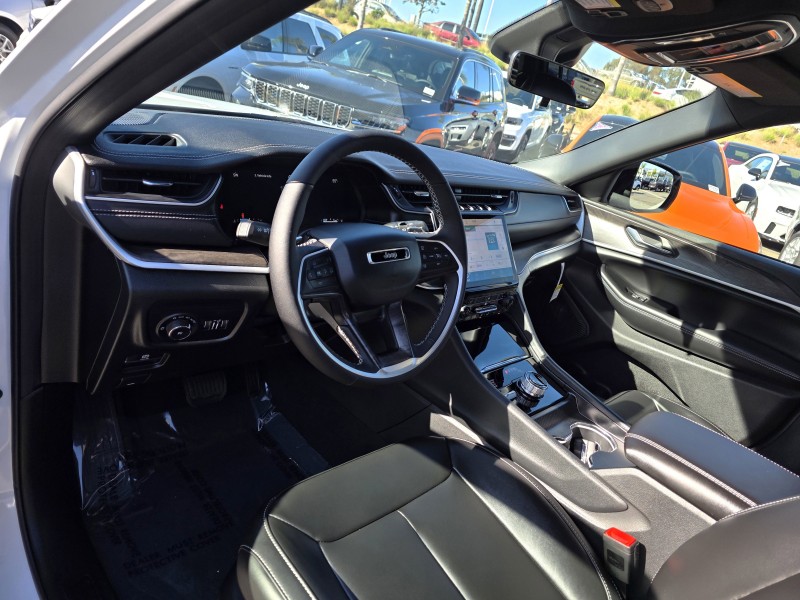 2025 Jeep Grand Cherokee L Limited 1C4RJKBGXS8751783