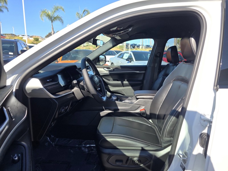 2025 Jeep Grand Cherokee L Limited 1C4RJKBGXS8751783