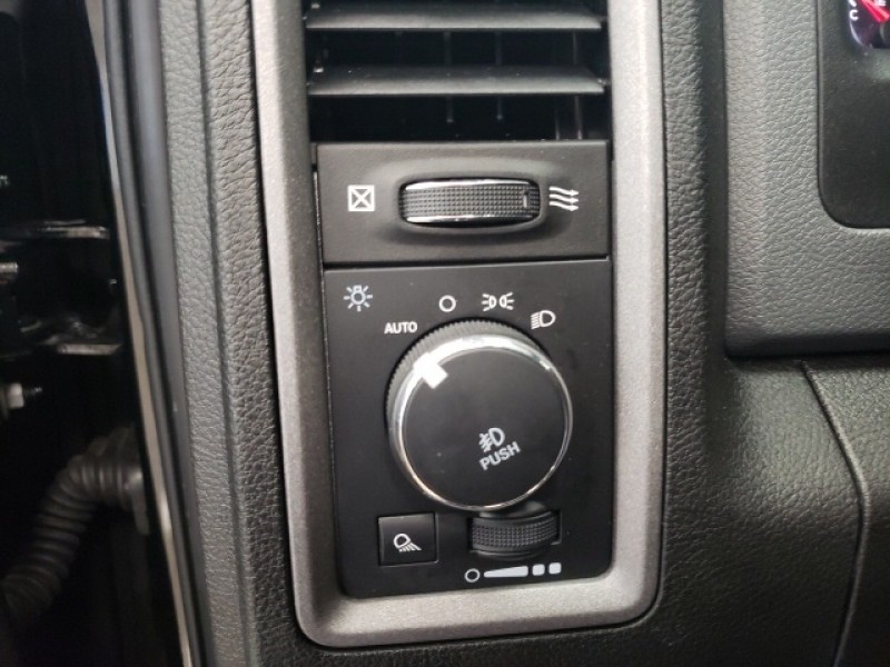 2019 Ram 1500 Classic Express 1C6RR7KT9KS749827 2019 Ram 1500 Classic Express 1C6RR7KT9KS749827