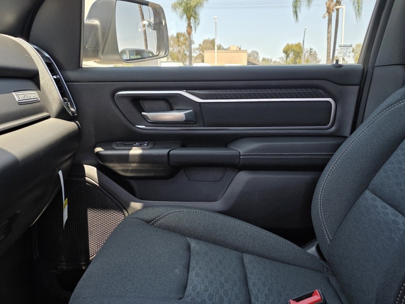 2025 Ram 1500 Big Horn 1C6RREFG1SN772325