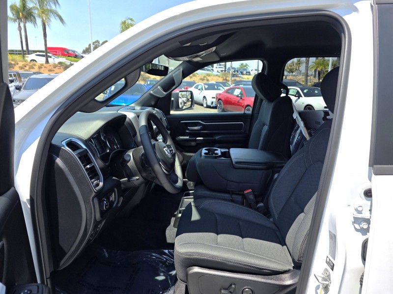 2025 Ram 1500 Big Horn 1C6RREFGXSN772324