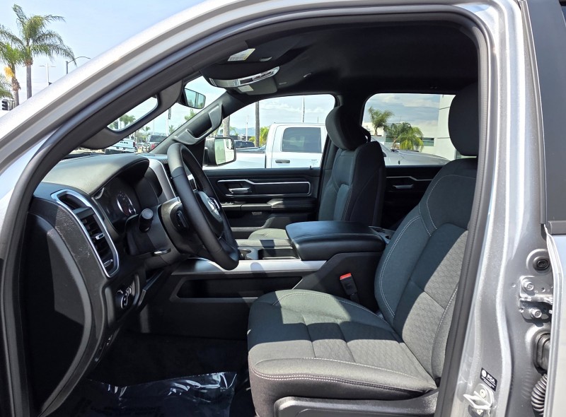 2025 Ram 1500 Big Horn 1C6RREFP8SN740827