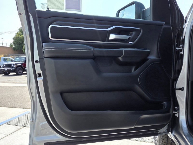 2025 Ram 1500 Big Horn 1C6RREFP8SN740827