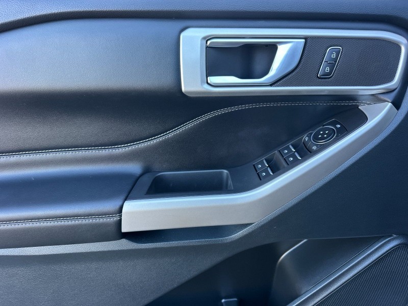 2023 Ford Explorer XLT - Photo 11