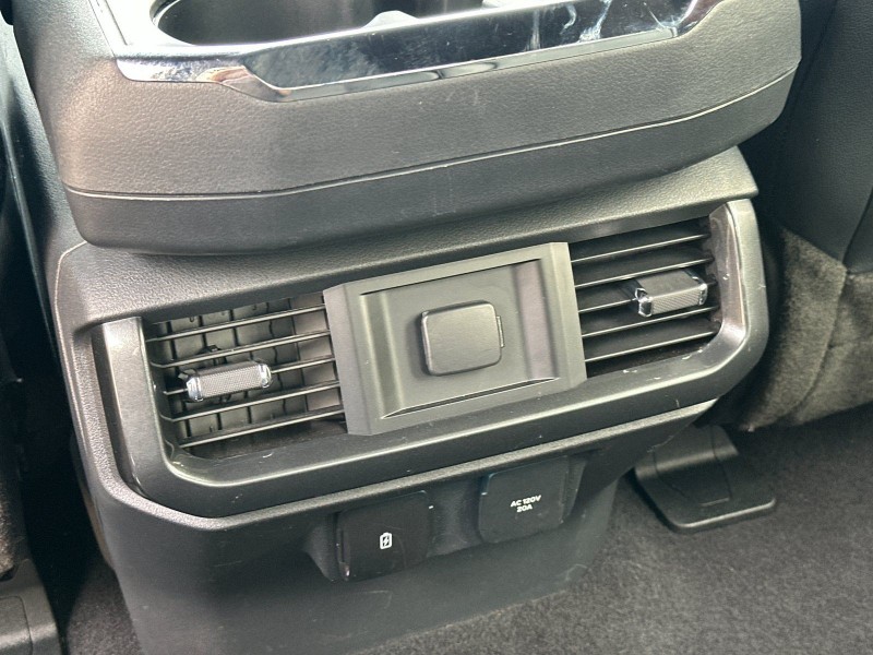 2023 Ford F-150 Lariat 1FTEW1C83PKE32074