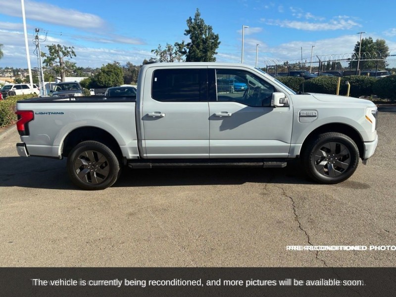 2023 Ford F-150 Lightning Lariat 1FTVW1EL2PWG10938