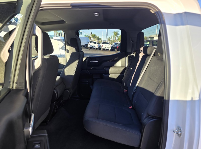 2021 Chevrolet Silverado 1500 Custom Trail Boss 1GCPYCEH9MZ438444