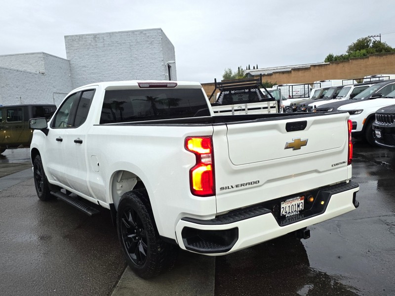 2022 Chevrolet Silverado 1500 LTD Custom 1GCRWBEK7NZ193567