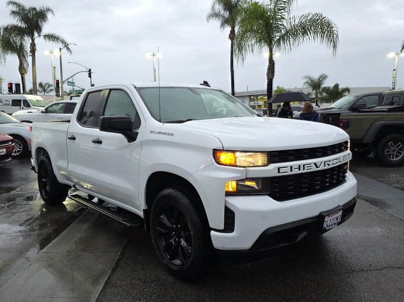 2022 Chevrolet Silverado 1500 LTD Custom 1GCRWBEK7NZ193567