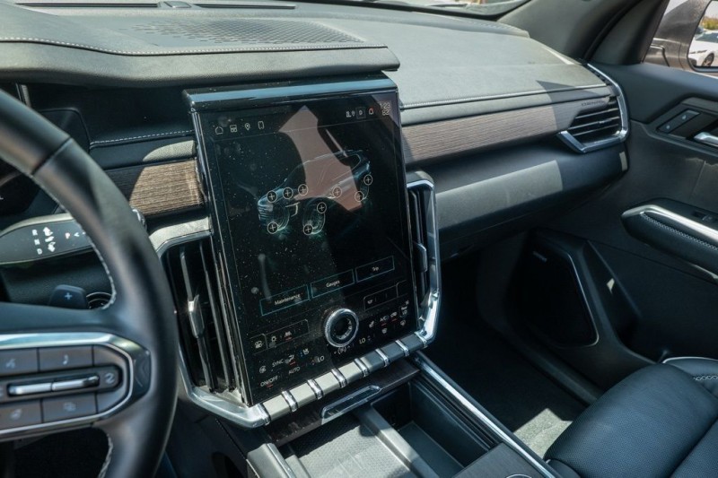 2024 GMC Acadia Denali 1GKENLKS3RJ178312
