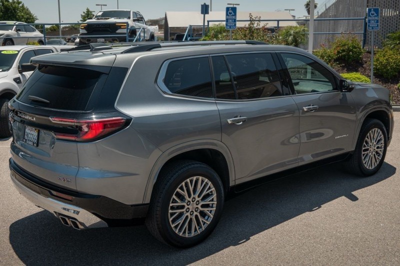 2024 GMC Acadia Denali 1GKENLKS3RJ178312