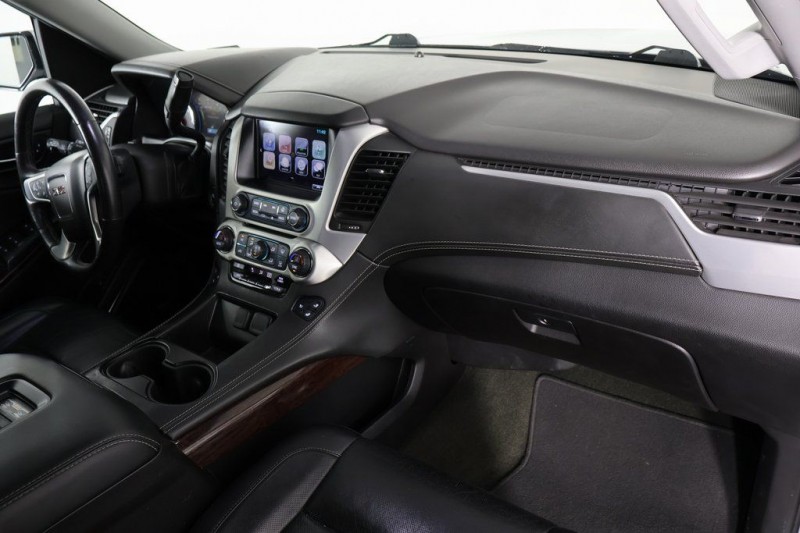 2017 GMC Yukon XL SLT 1GKS1GKC6HR310249