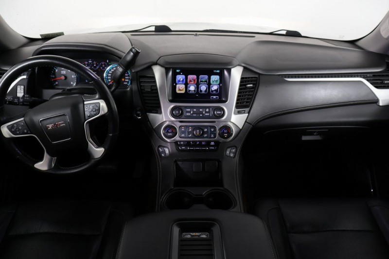 2017 GMC Yukon XL SLT 1GKS1GKC6HR310249