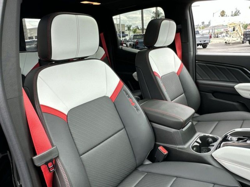 2026 GMC Canyon AT4X 1GTP2EEK1T1110098
