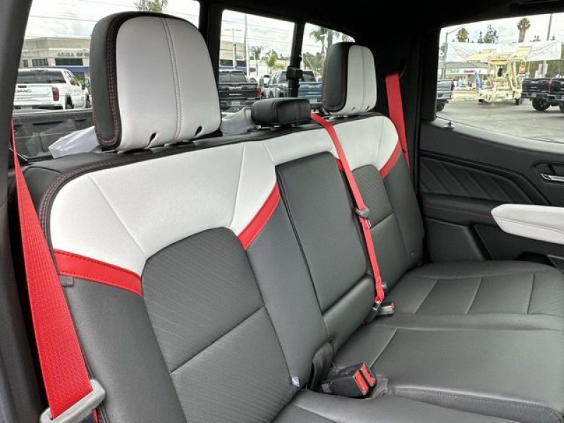 2026 GMC Canyon AT4X 1GTP2EEK1T1110098