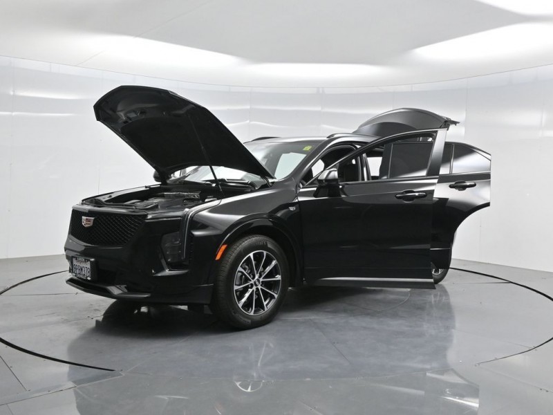 2024 Cadillac XT4 Sport 1GYFZER49RF182787