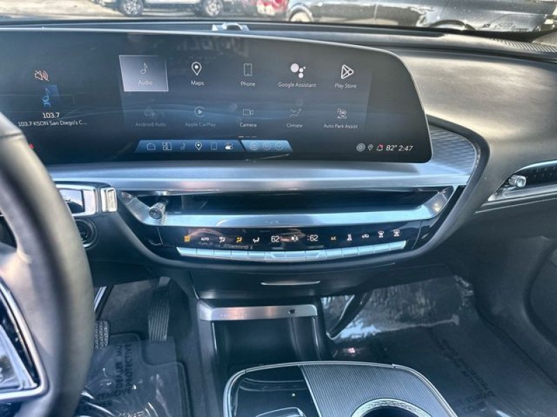 2024 Cadillac LYRIQ Luxury 1GYKPRRK1RZ135553