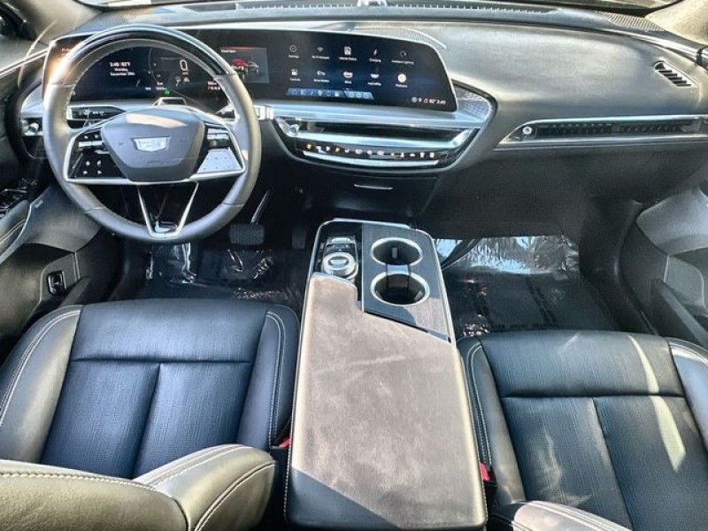 2024 Cadillac LYRIQ Luxury 1GYKPRRK1RZ135553