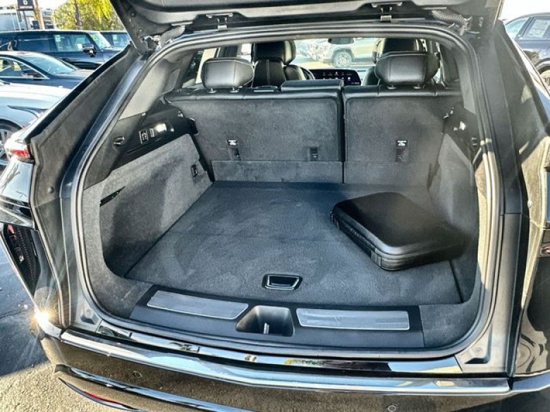 2024 Cadillac LYRIQ Luxury 1GYKPRRK1RZ135553