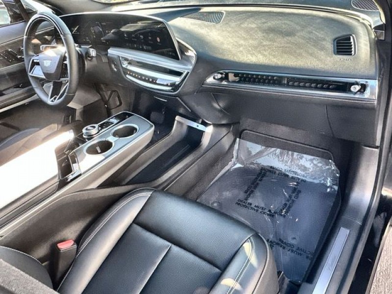 2024 Cadillac LYRIQ Luxury 1GYKPRRK1RZ135553