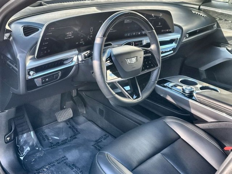 2024 Cadillac LYRIQ Luxury 1GYKPRRK1RZ135553