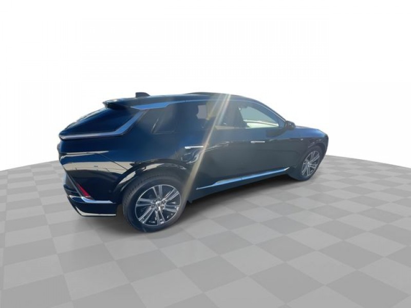2024 Cadillac LYRIQ Luxury 1GYKPRRK1RZ135553