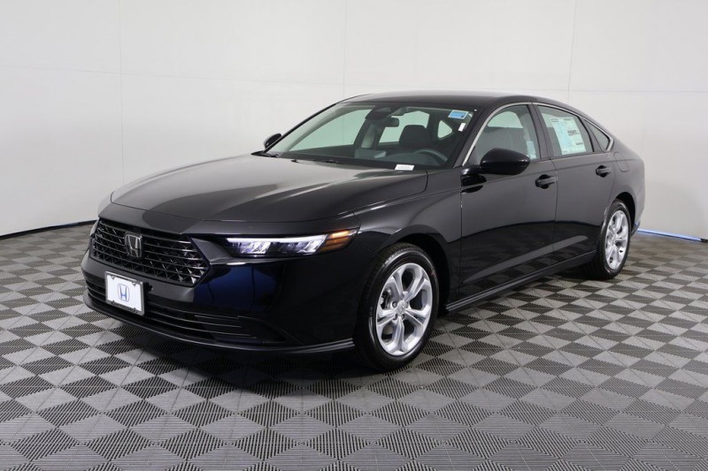 2025 Honda Accord LX 1HGCY1F23SA083555