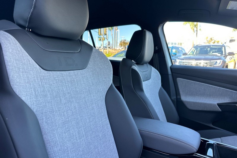2025 Volkswagen ID.4 Pro 1V2CRPE80SC018203