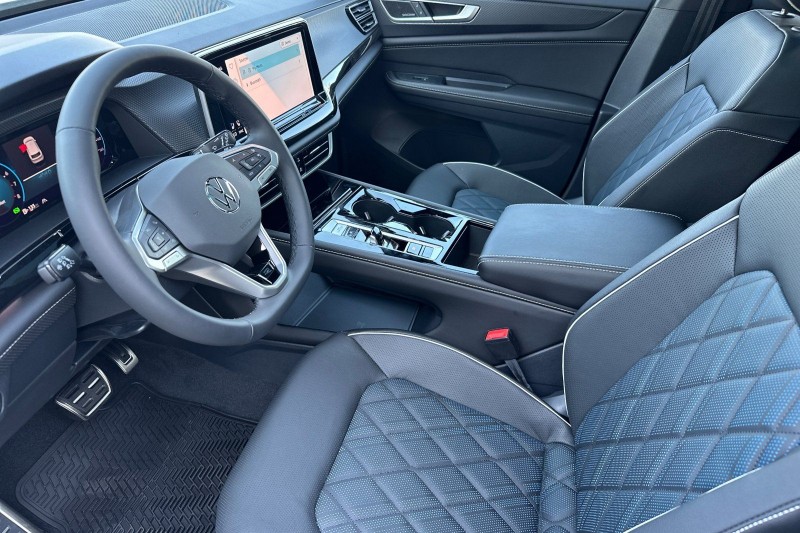 2025 Volkswagen Atlas Cross Sport SEL Premium R-LINE - Photo 9