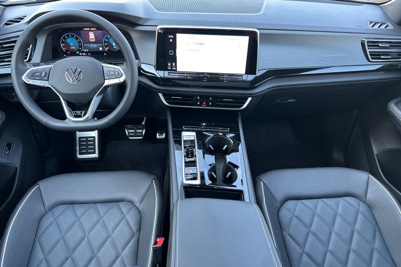 2025 Volkswagen Atlas Cross Sport SEL Premium R-LINE - Photo 12