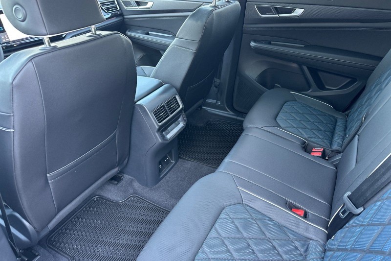 2025 Volkswagen Atlas Cross Sport SEL Premium R-LINE - Photo 11