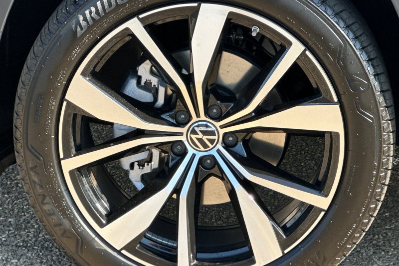 2025 Volkswagen Atlas Cross Sport SEL Premium R-LINE - Photo 26
