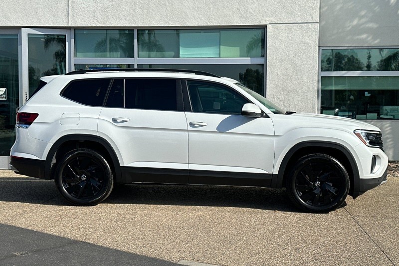 2026 Volkswagen Atlas SE w/Tech - Photo 3