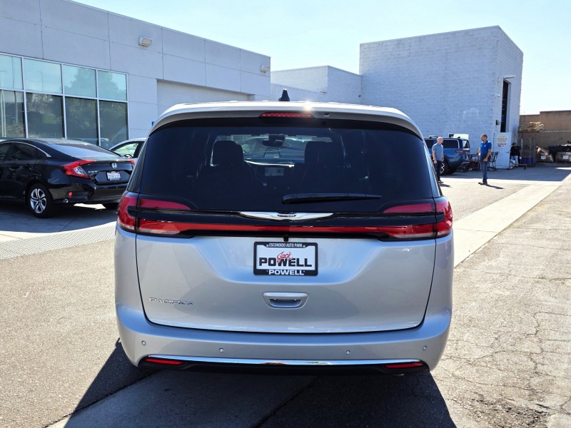 2026 Chrysler Pacifica Select 2C4RC1BG0TR181061