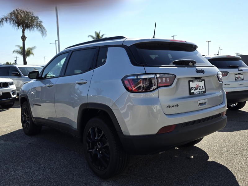 2025 Jeep Compass Latitude 3C4NJDBN9ST559958