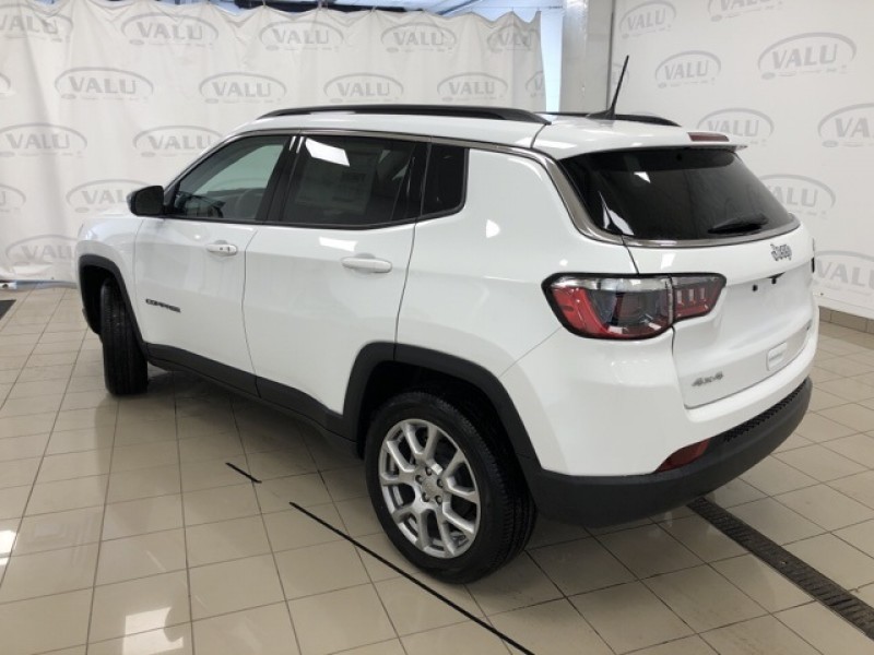 2022 Jeep Compass Latitude 3C4NJDFB7NT179392 2022 Jeep Compass Latitude 3C4NJDFB7NT179392