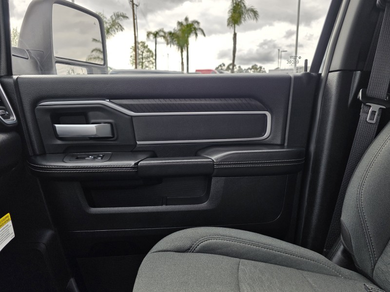 2025 Ram 2500 Big Horn 3C63R4JL1SG516182