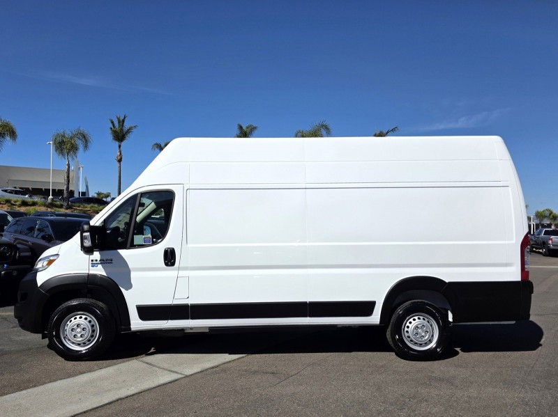 2025 Ram ProMaster Cargo Van EV  3C6MRWAZ8SE529351