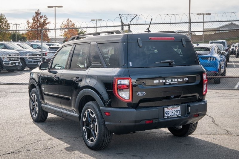 2024 Ford Bronco Sport Outer Banks 3FMCR9C63RRE47454