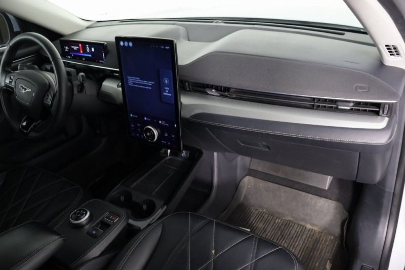 2021 Ford Mustang Mach-E Select 3FMTK1RM7MMA43588