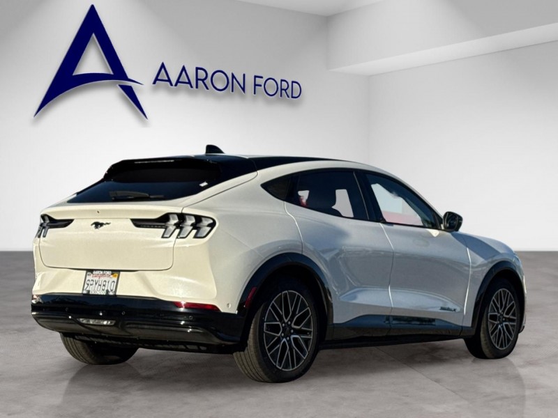 2024 Ford Mustang Mach-E Premium 3FMTK3R73RMA22587